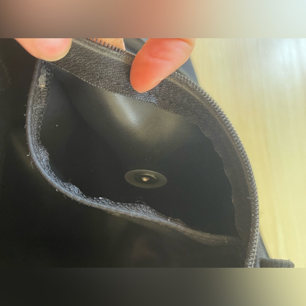 Longchamp medium shoulder bag - black leather handles and closure - *best offer* - Picture 8 of 9